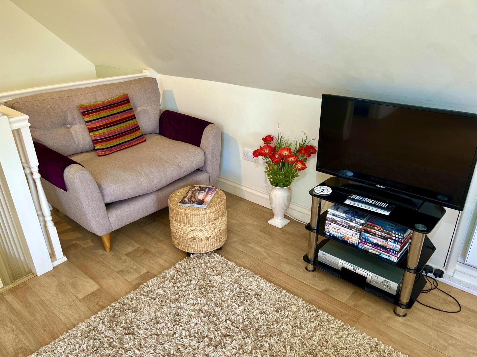 Priors Oak - A Cosy Studio With Countryside Views In Dorset Bed & Breakfast Stalbridge ภายนอก รูปภาพ