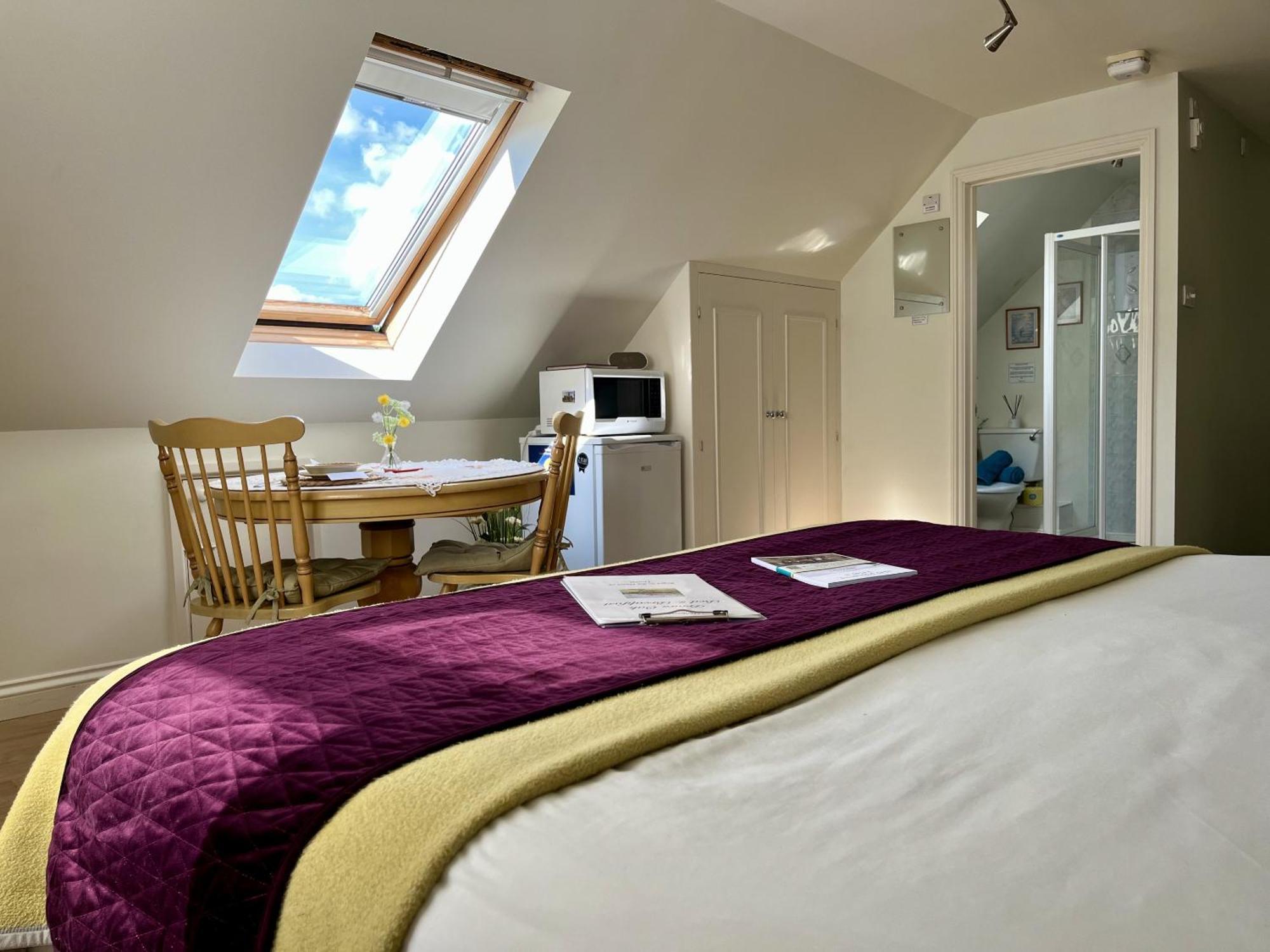 Priors Oak - A Cosy Studio With Countryside Views In Dorset Bed & Breakfast Stalbridge ภายนอก รูปภาพ